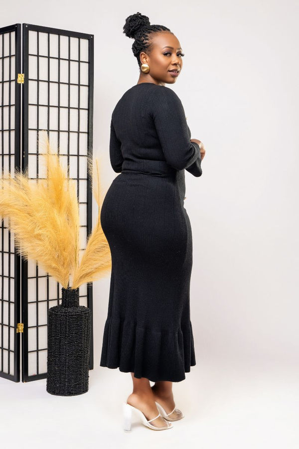 LUXE KNIT FLARE DRESS (Black)